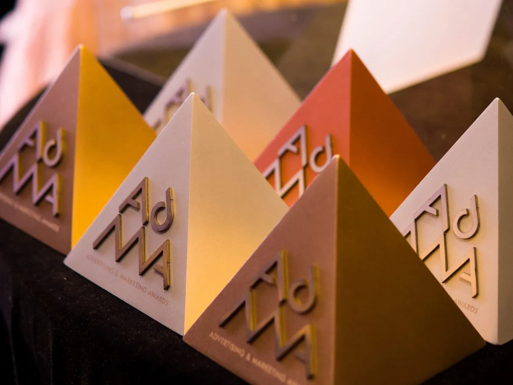 Статуэтки ADMA Awards: золото, серебро и бронза